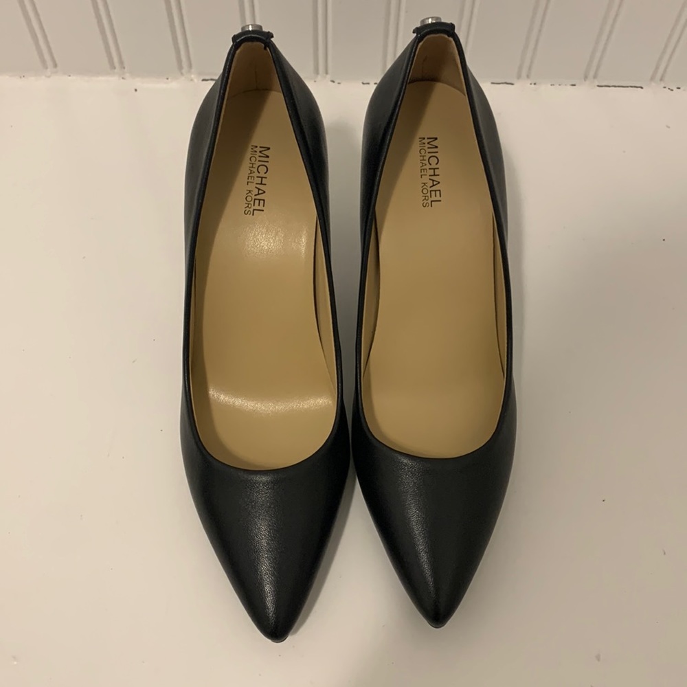 Michael Kors BLACK heels size 7